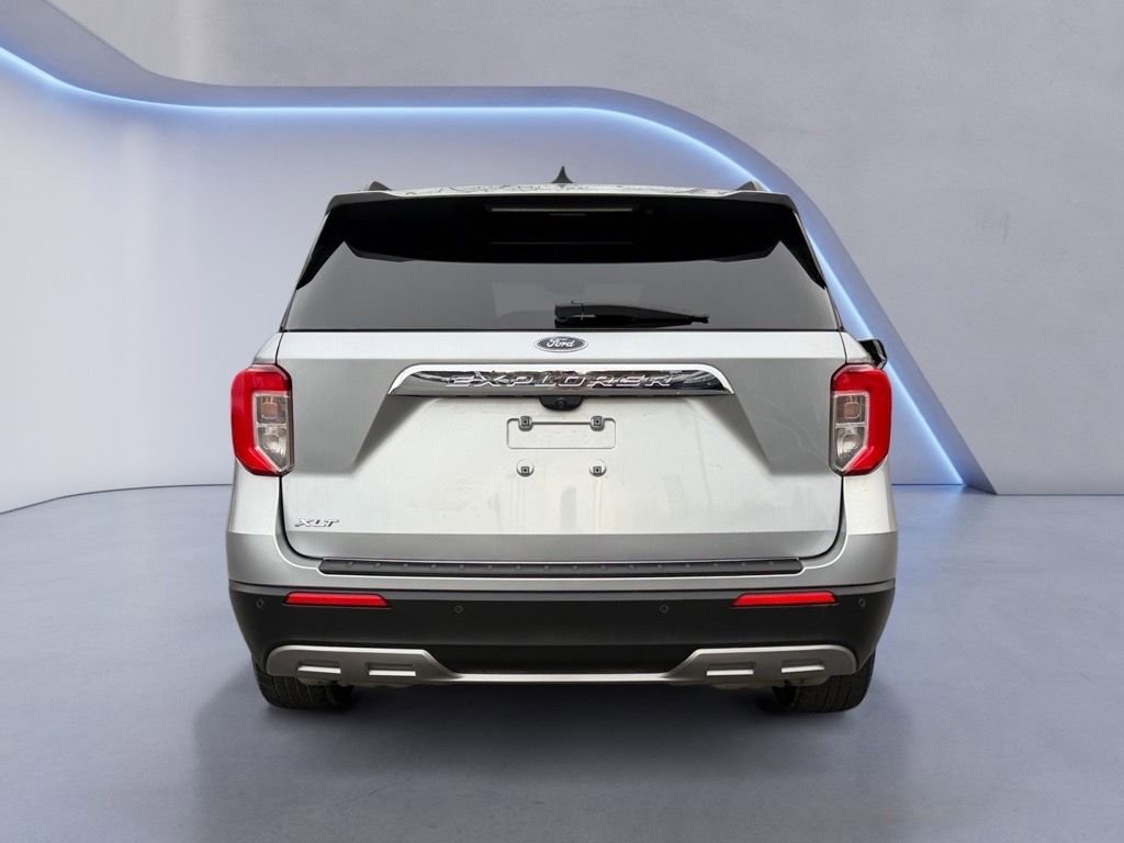 Used 2021 Ford Explorer XLT w/ Equipment Group 202A image 4