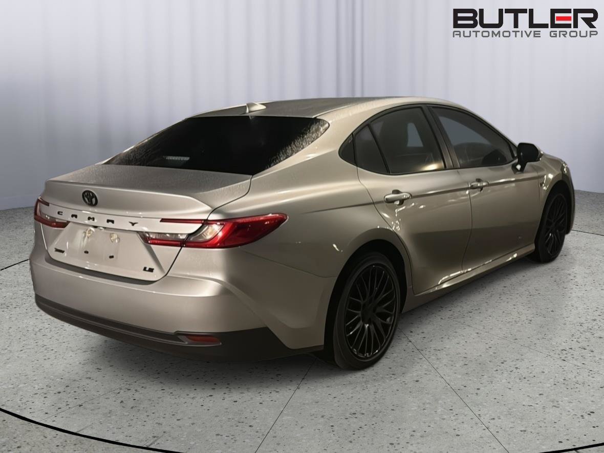 Used 2026 Toyota Camry LE FWD image 7
