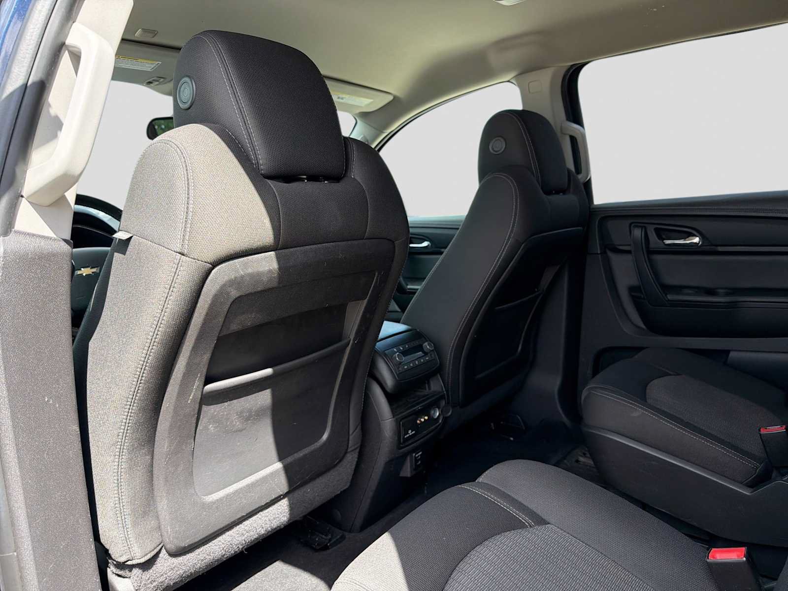Used 2015 Chevrolet Traverse LT w/ Traveler's Package FWD image 17