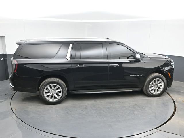 Used 2025 Chevrolet Suburban Premier AWD/4WD image 26