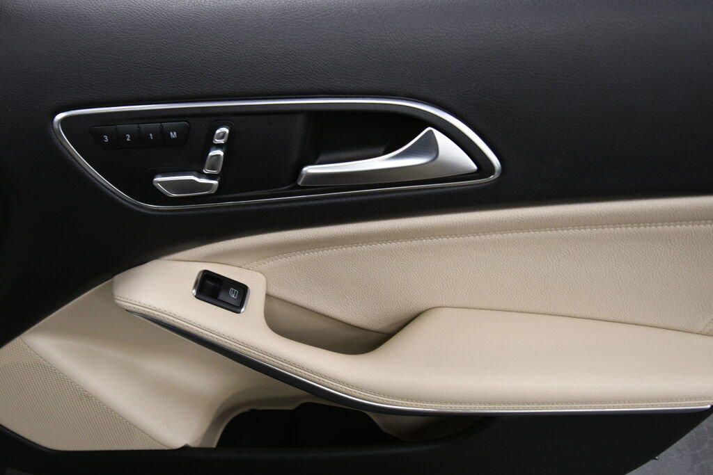 Used 2019 Mercedes-Benz GLA 250 4MATIC image 29