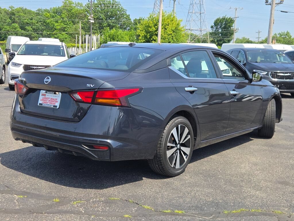 Used 2022 Nissan Altima 2.5 SV FWD image 12
