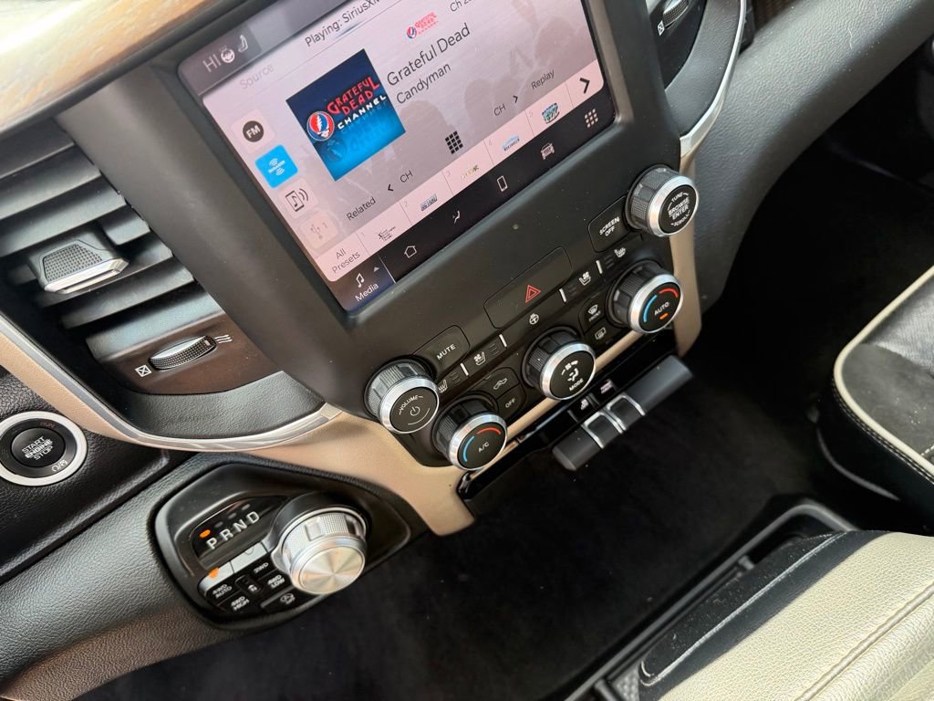 Used 2022 RAM 1500 Laramie AWD/4WD image 4