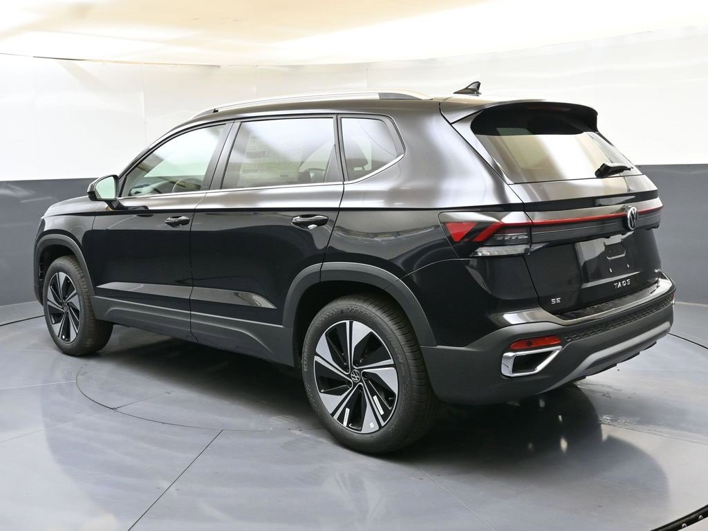 New 2025 Volkswagen Taos SE image 3