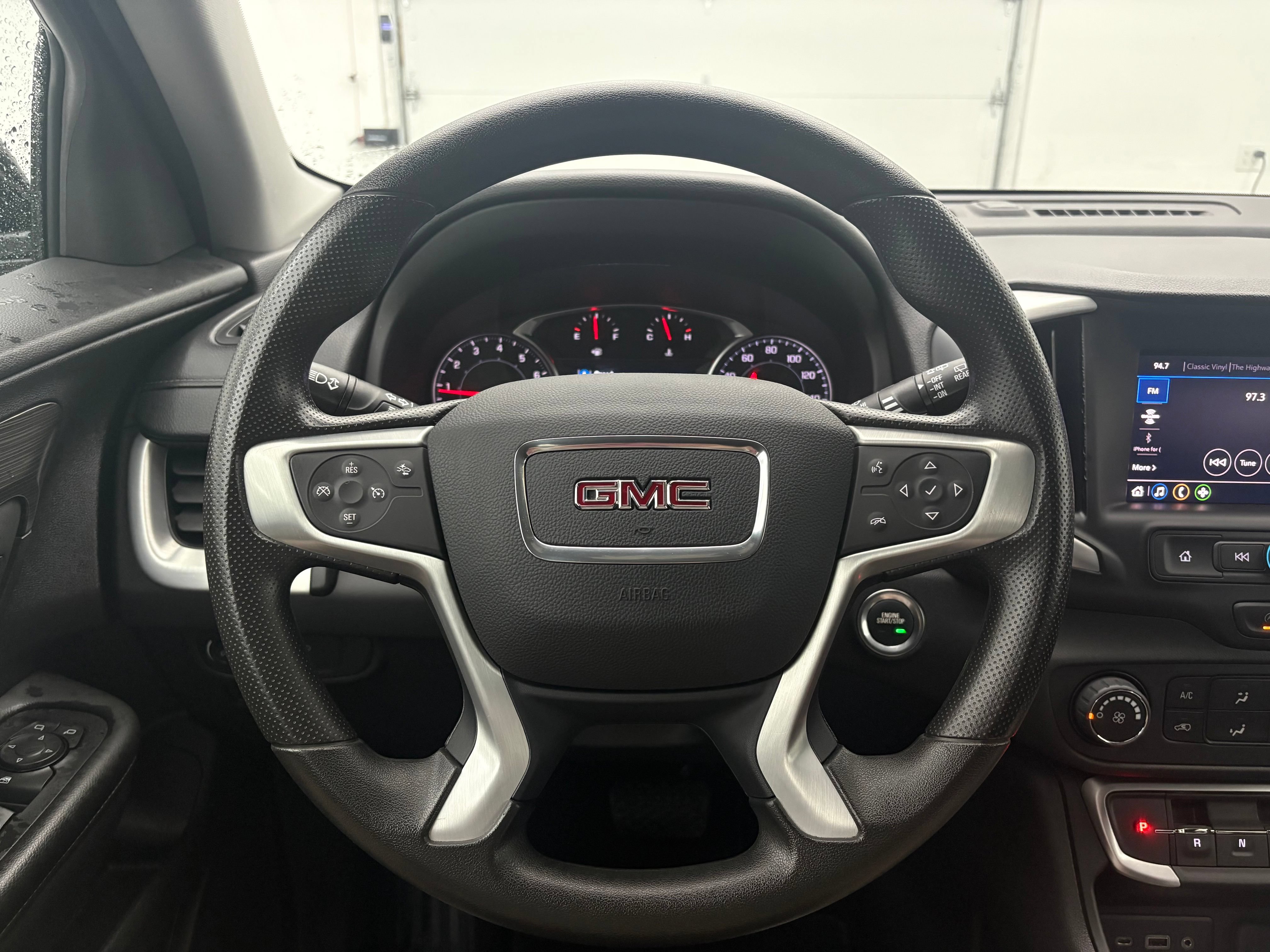 Used 2024 GMC Terrain SLE AWD/4WD image 17