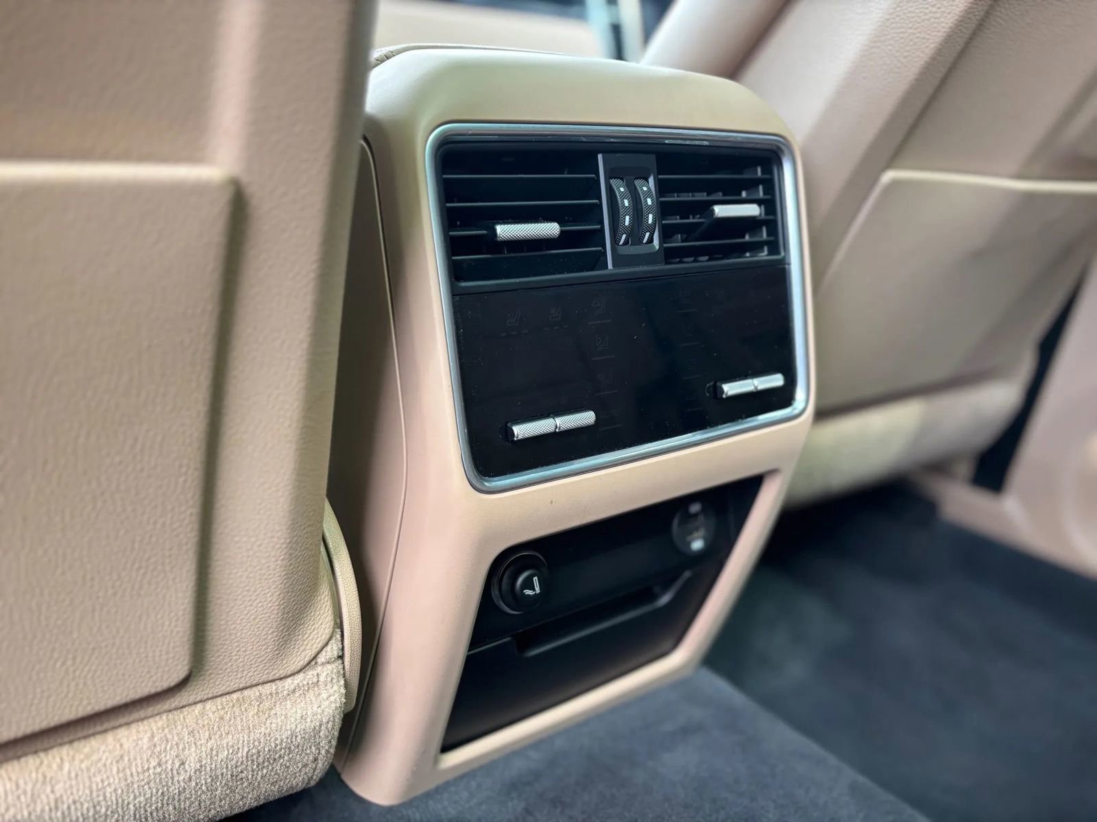 Used 2019 Porsche Cayenne image 49