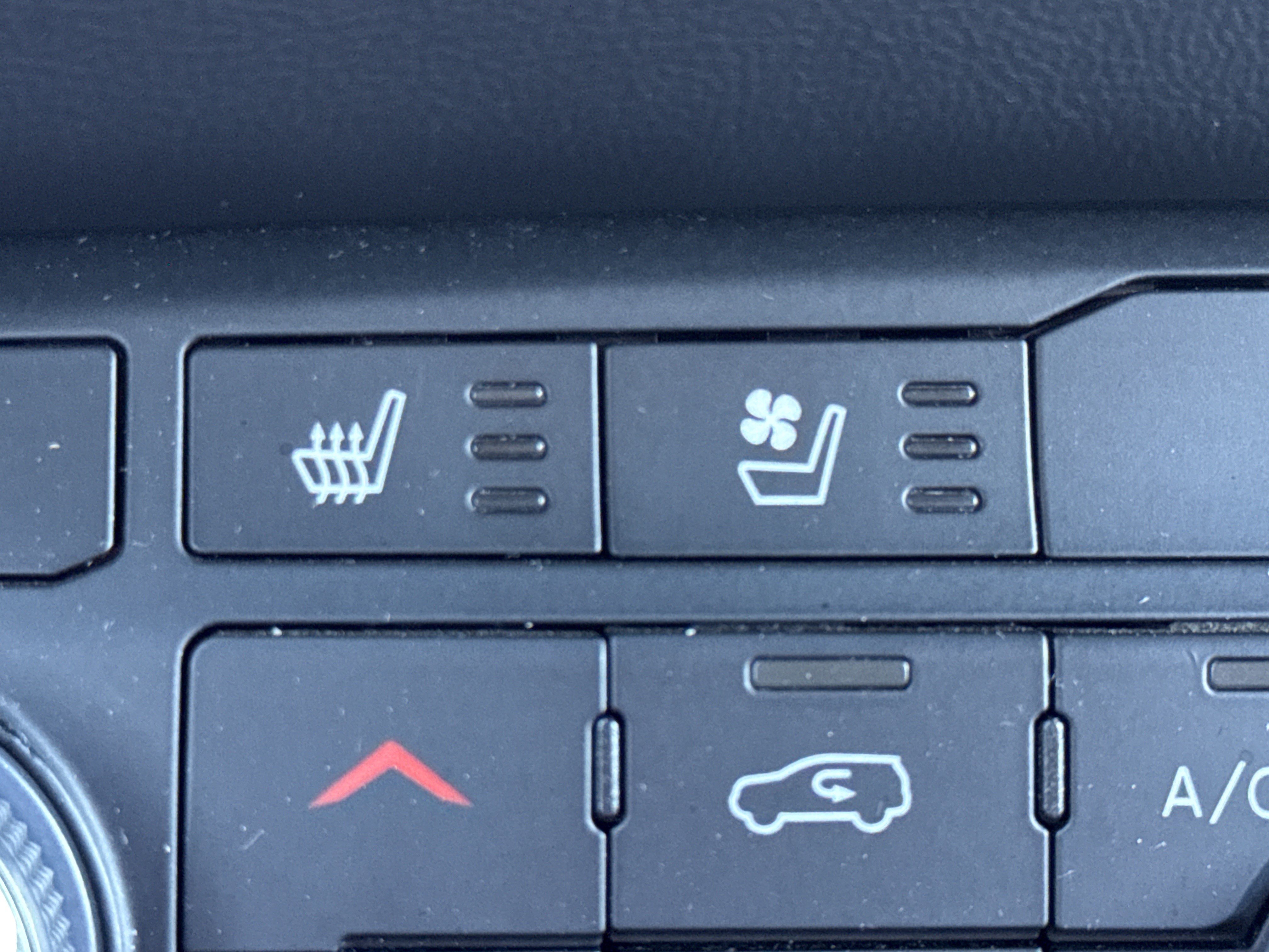 Used 2023 Dodge Durango GT image 14