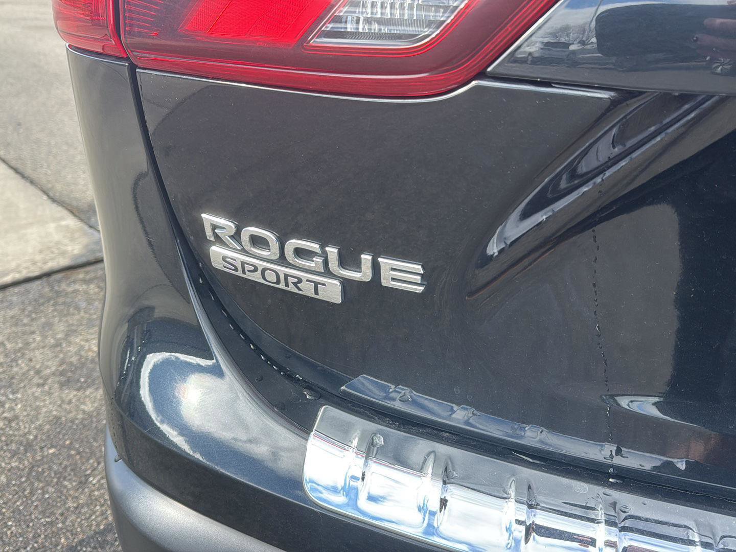 Used 2019 Nissan Rogue Sport SL w/ Premium Package image 5