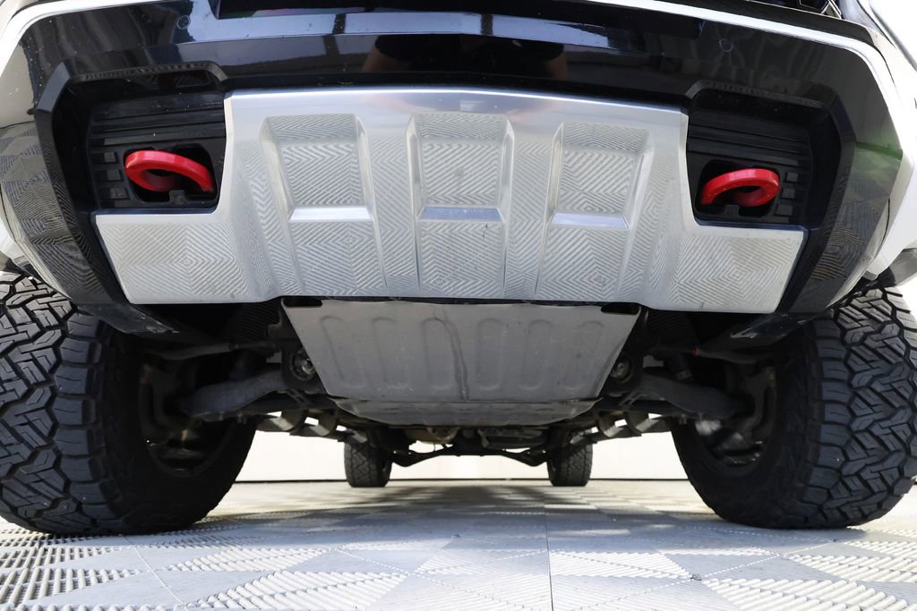 Used 2021 Chevrolet Tahoe Z71 w/ Luxury Package AWD/4WD image 45