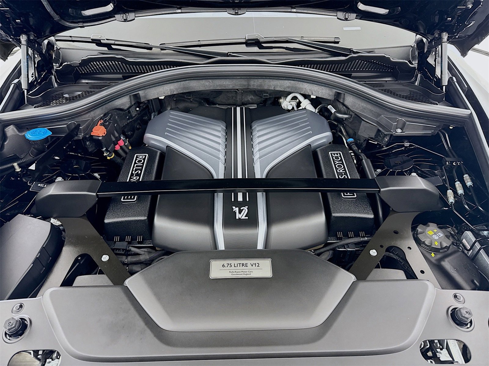 Used 2025 Rolls-Royce Cullinan Black Badge image 30