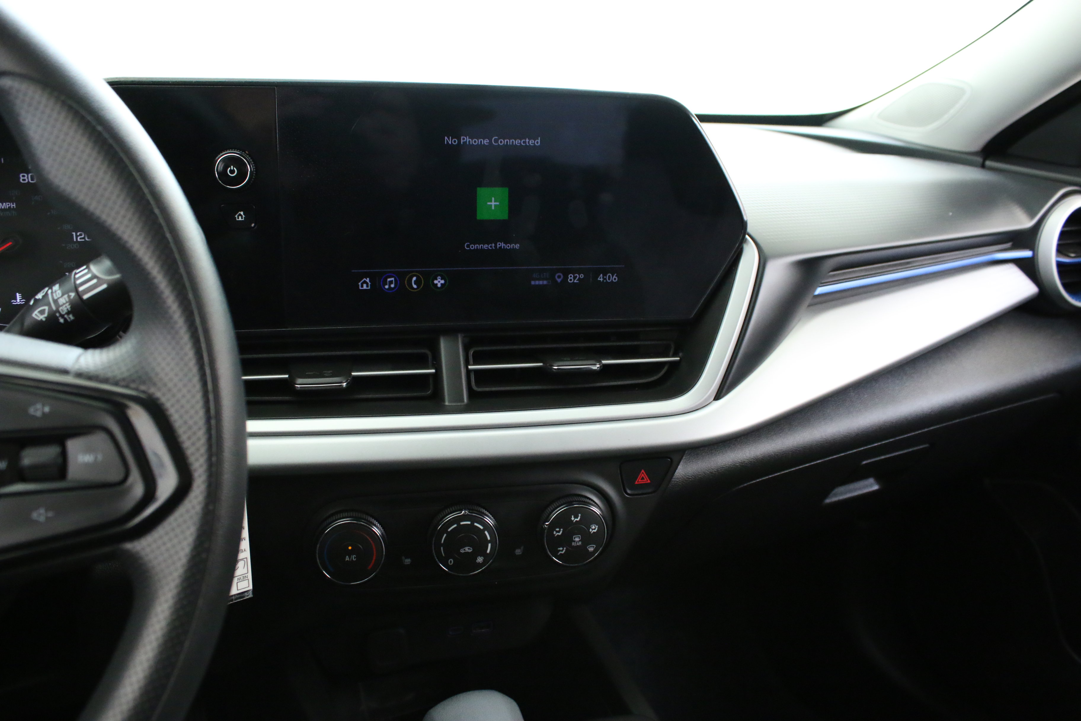 Used 2024 Chevrolet Trax LS w/ LS Convenience Package FWD image 22