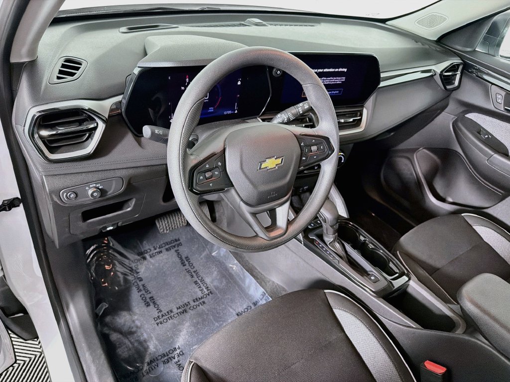 Used 2025 Chevrolet TrailBlazer LS w/ LS Convenience Package FWD image 9