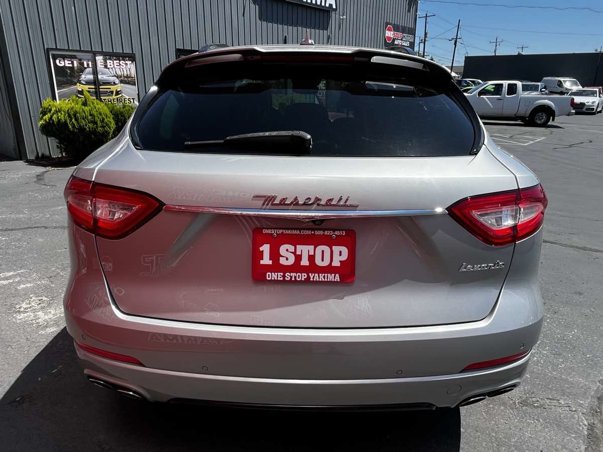 Used 2017 Maserati Levante S AWD/4WD image 5