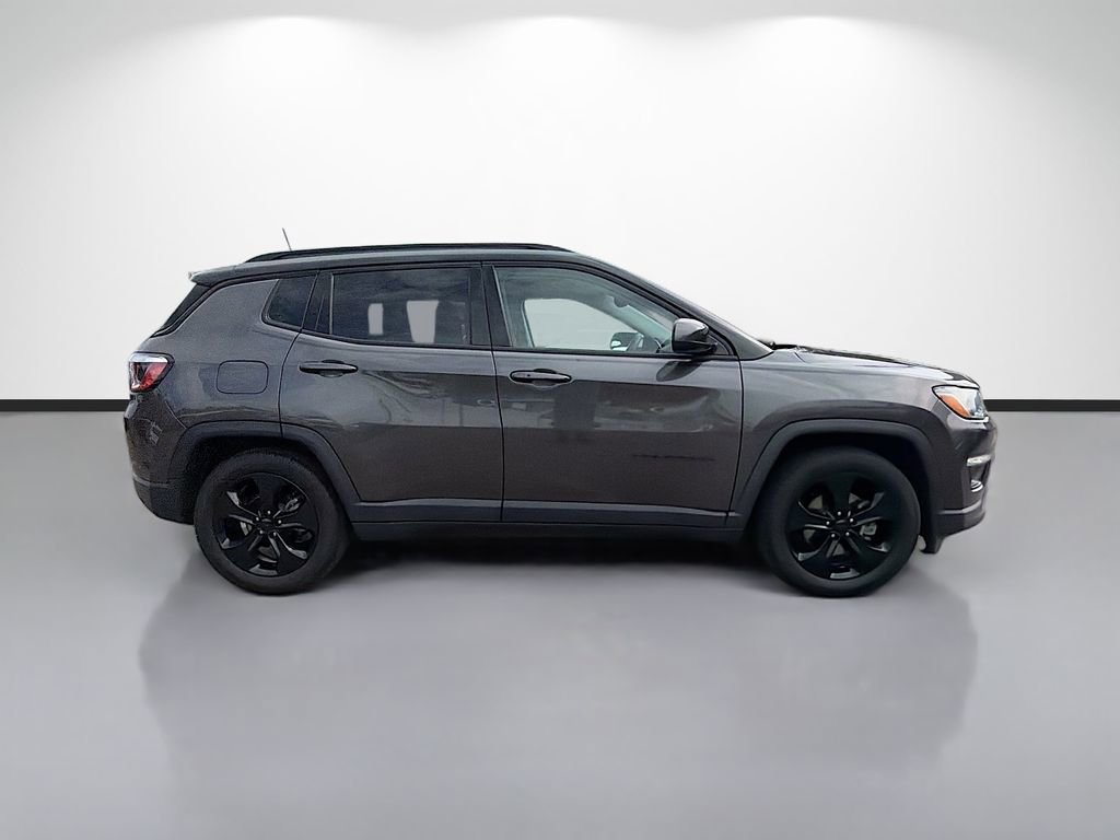 Used 2021 Jeep Compass Latitude image 2