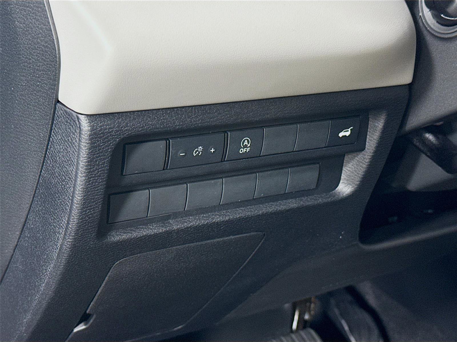 New 2026 Mitsubishi Outlander SE image 5