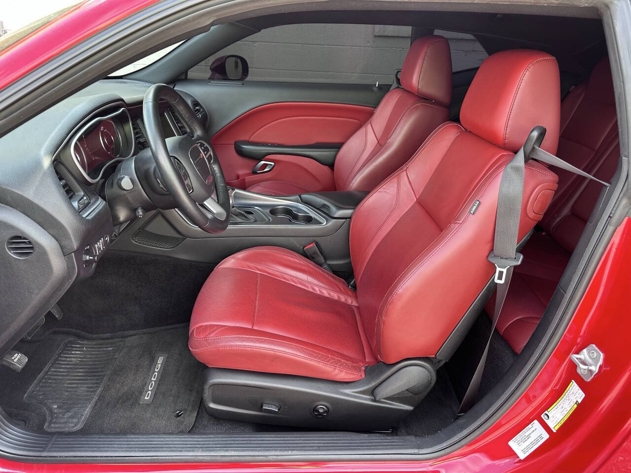 Used 2015 Dodge Challenger R/T Plus RWD image 13