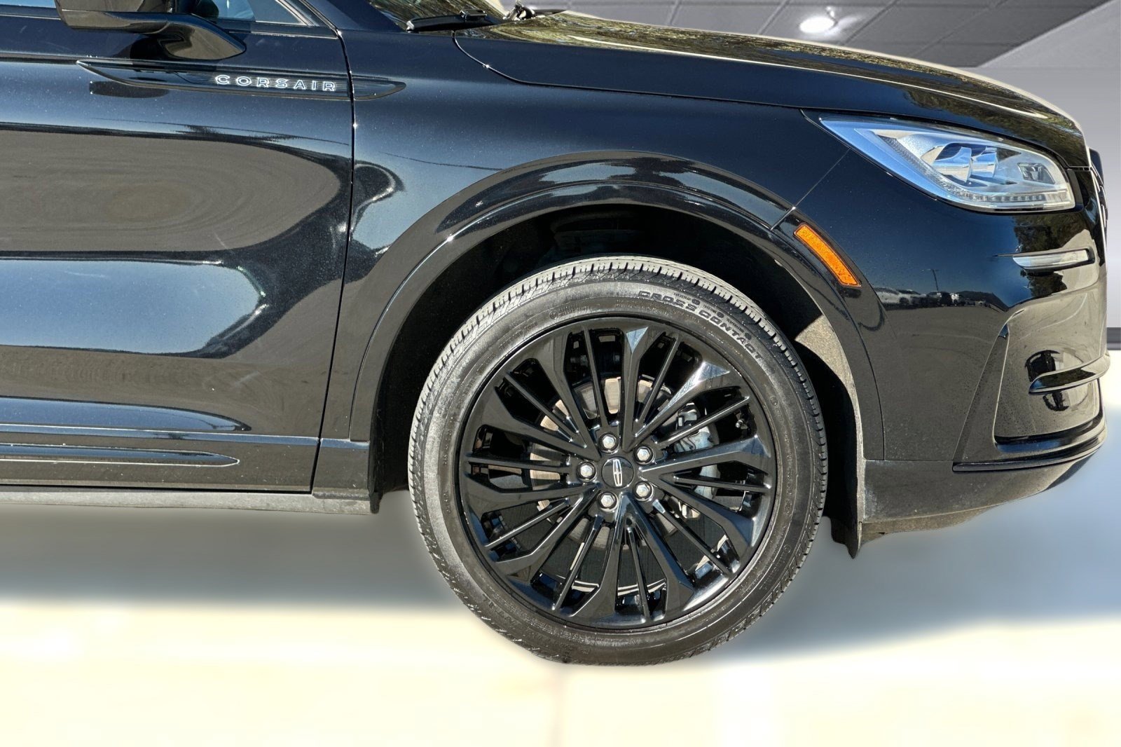 Used 2023 Lincoln Corsair Reserve w/ Jet Appearance Package image 35