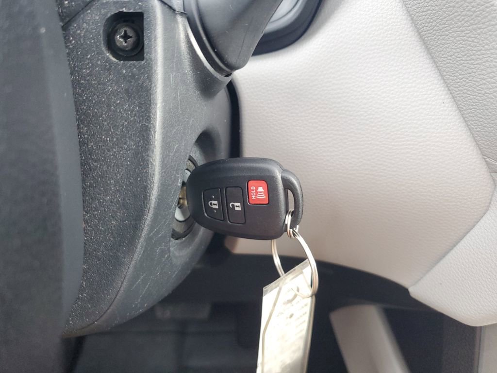 Used 2023 Toyota Corolla Cross L AWD/4WD image 22