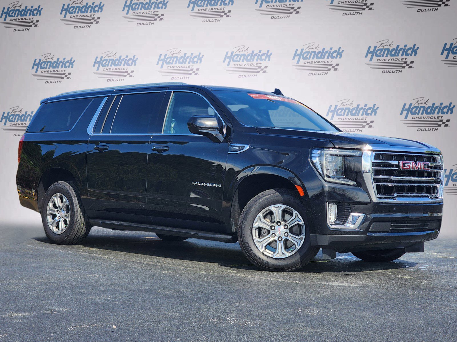 Used 2022 GMC Yukon XL SLE image 2