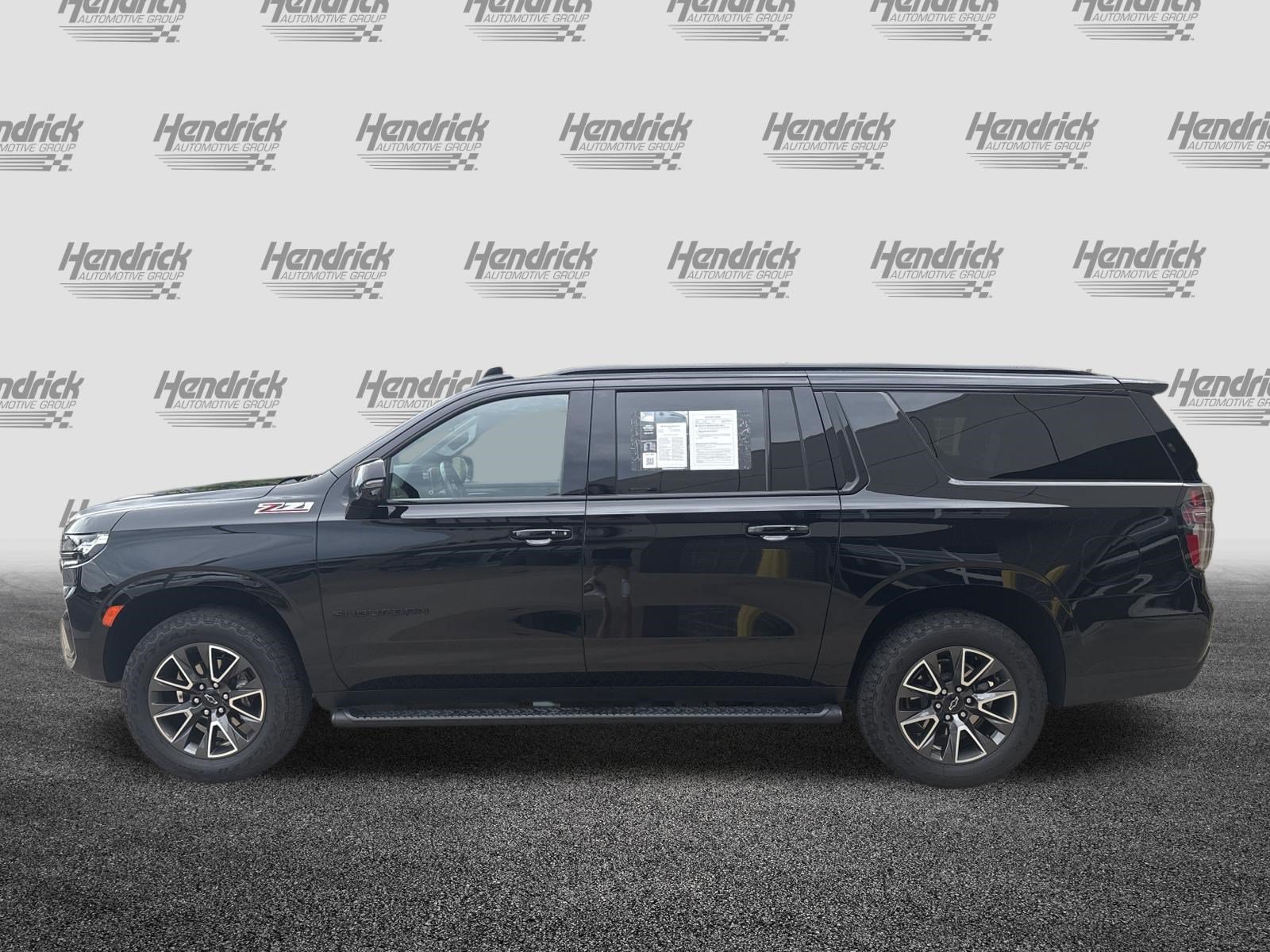 Used 2023 Chevrolet Suburban Z71 w/ Luxury Package AWD/4WD image 7