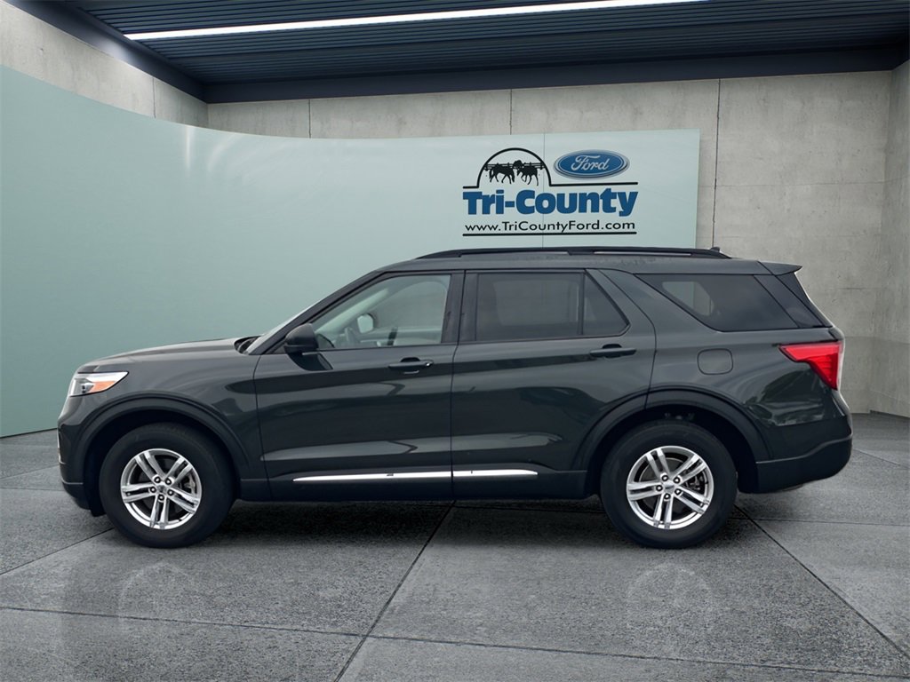 Used 2023 Ford Explorer XLT w/ Equipment Group 202A image 4