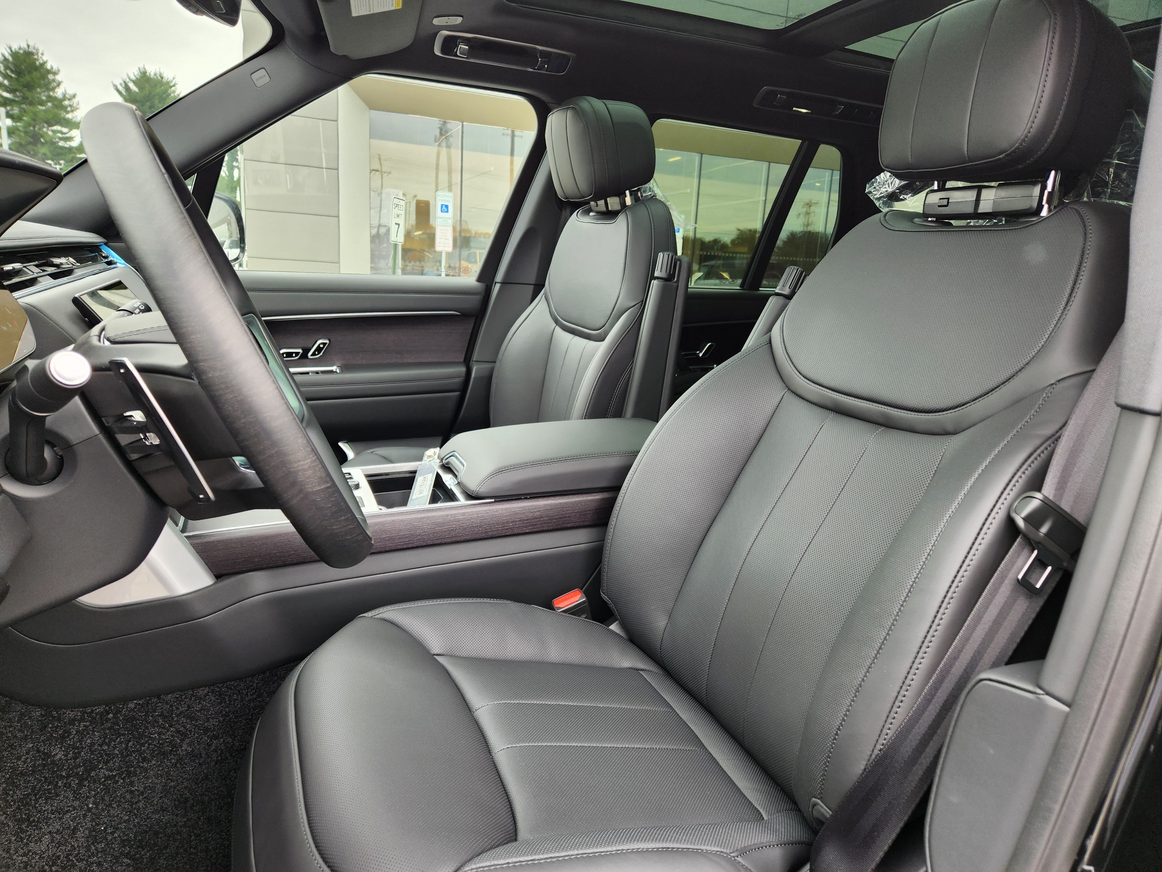 New 2027 Land Rover Range Rover SE AWD/4WD image 8
