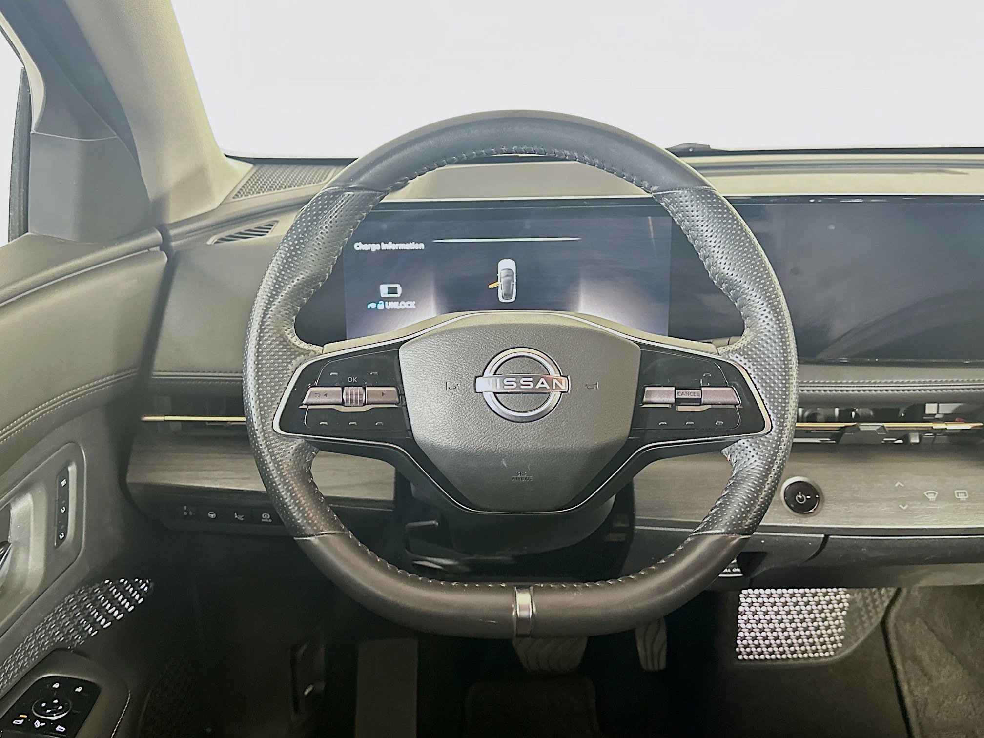 Used 2023 Nissan Ariya FWD image 18