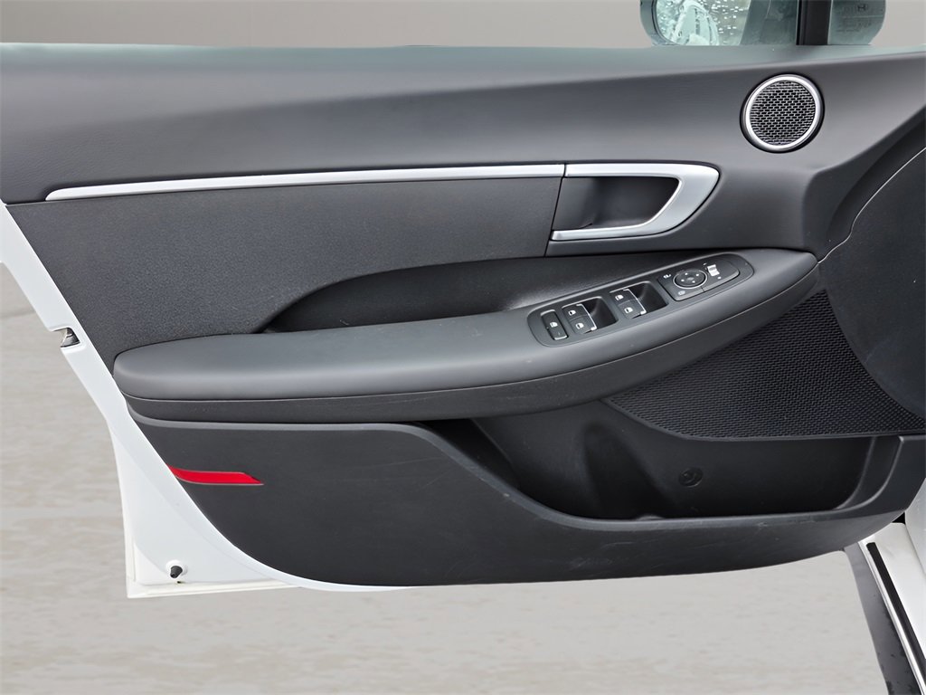 Used 2022 Hyundai Sonata SE image 16