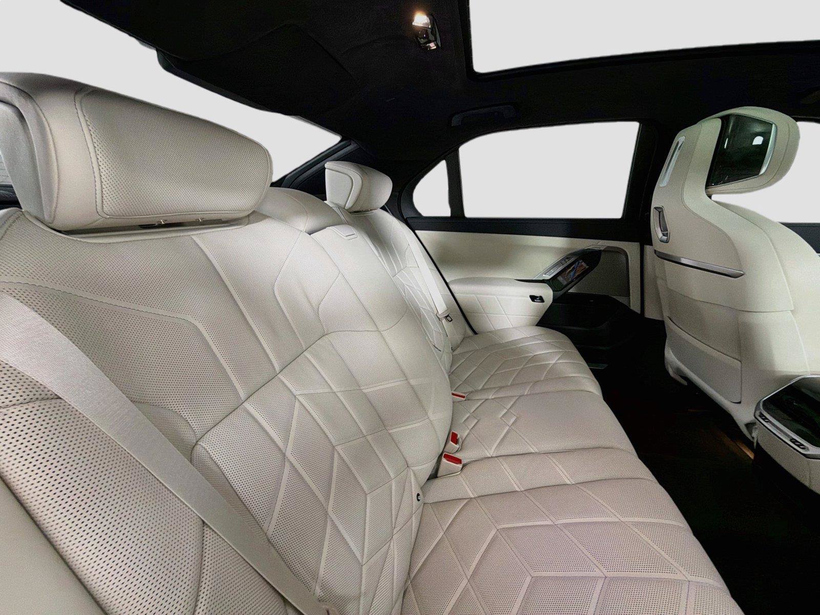 New 2026 BMW i7 eDrive50 w/ Executive Package RWD image 29