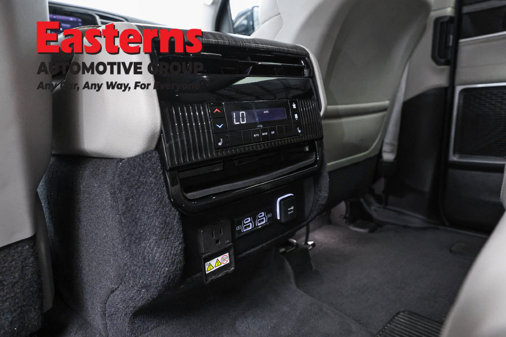 Used 2024 Jeep Wagoneer L Series II w/ Flexible Seating Group RWD image 27