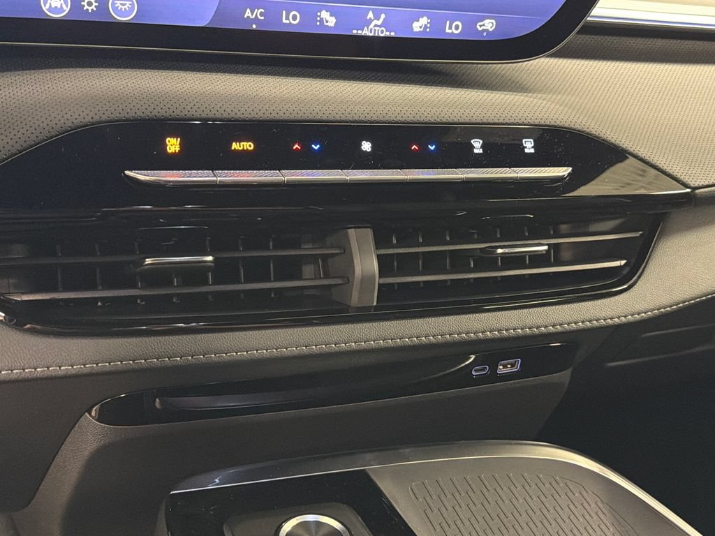 New 2027 Buick Enclave Preferred w/ Power Package AWD/4WD image 37