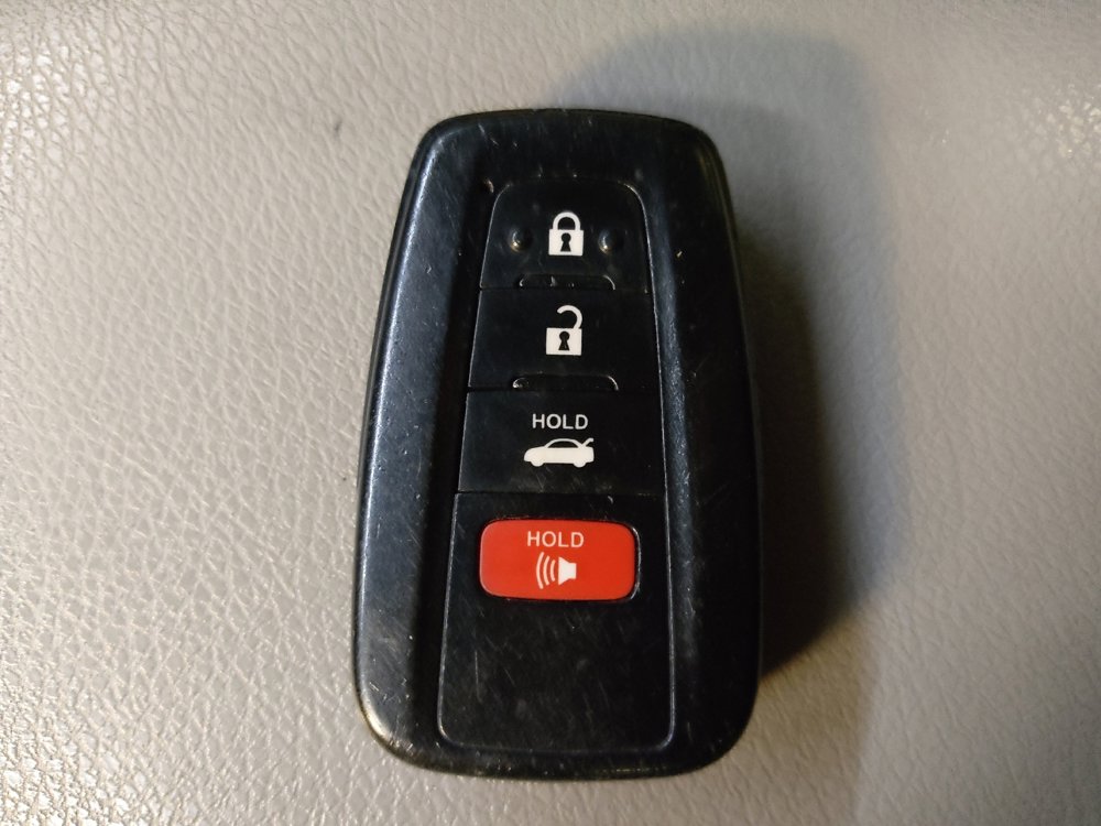 Used 2020 Toyota Camry LE w/ Convenience Package image 32