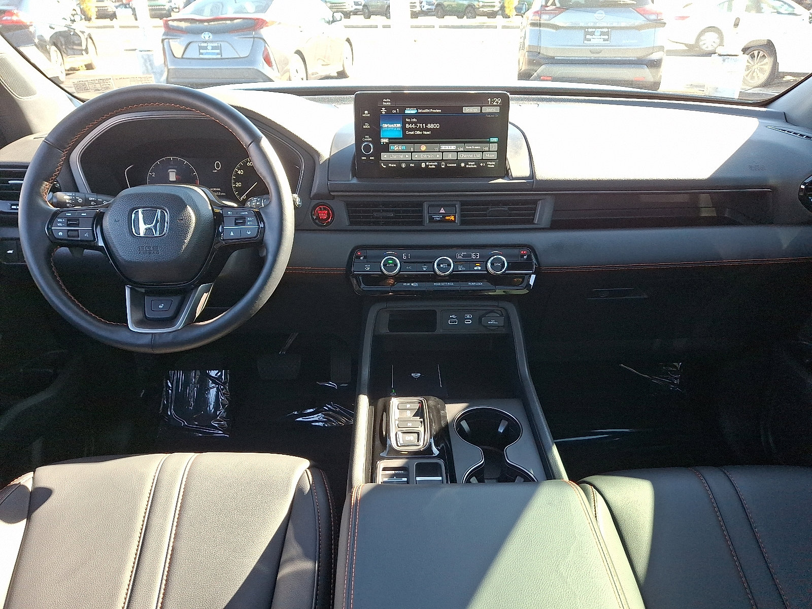 Used 2025 Honda Pilot TrailSport image 11