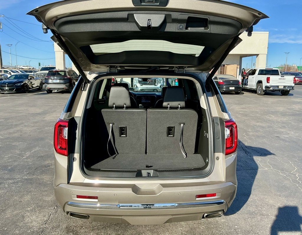 Used 2022 GMC Acadia Denali w/ Denali Ultimate Package image 17