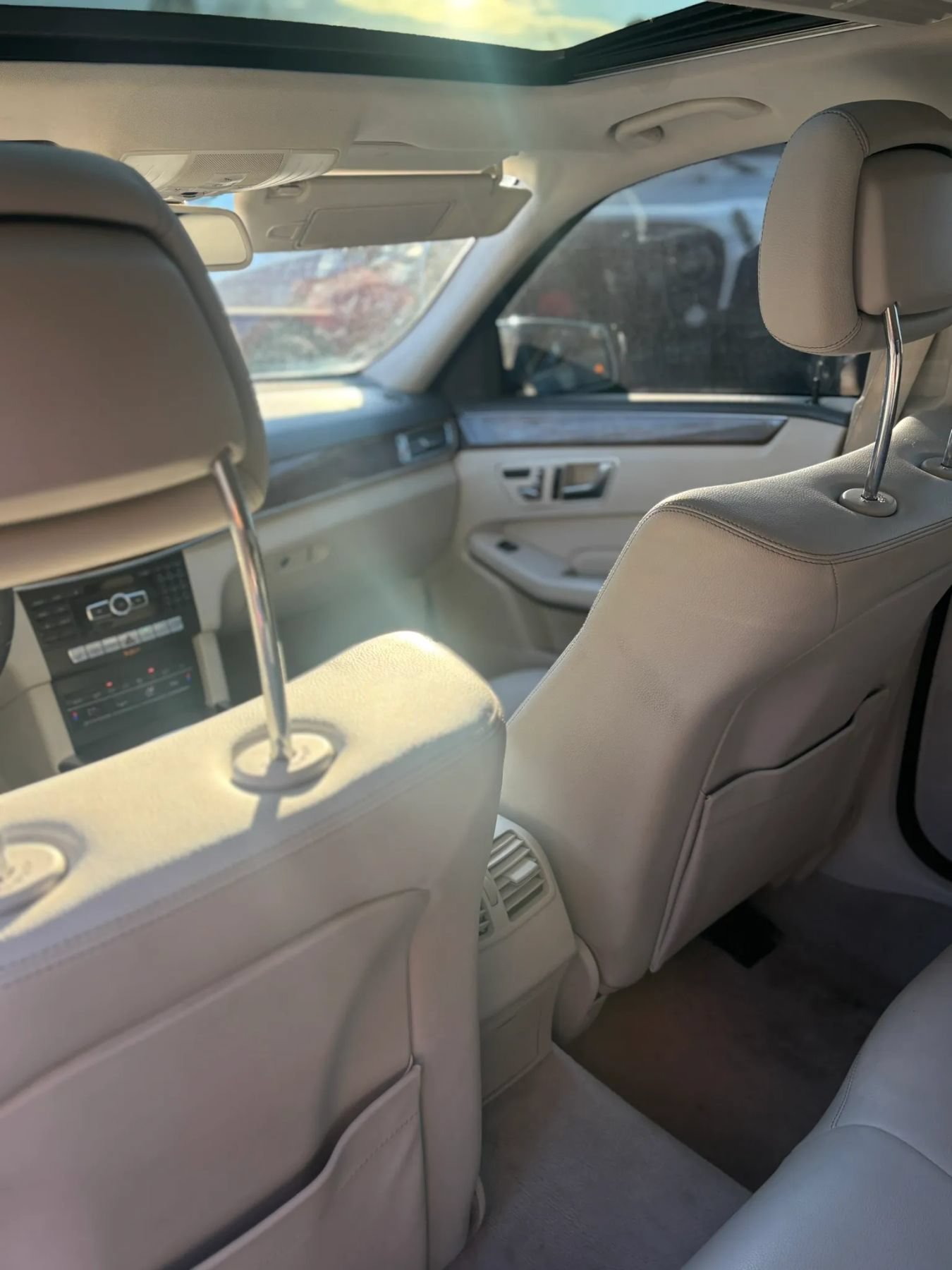 Used 2015 Mercedes-Benz E 350 4MATIC Sedan image 34