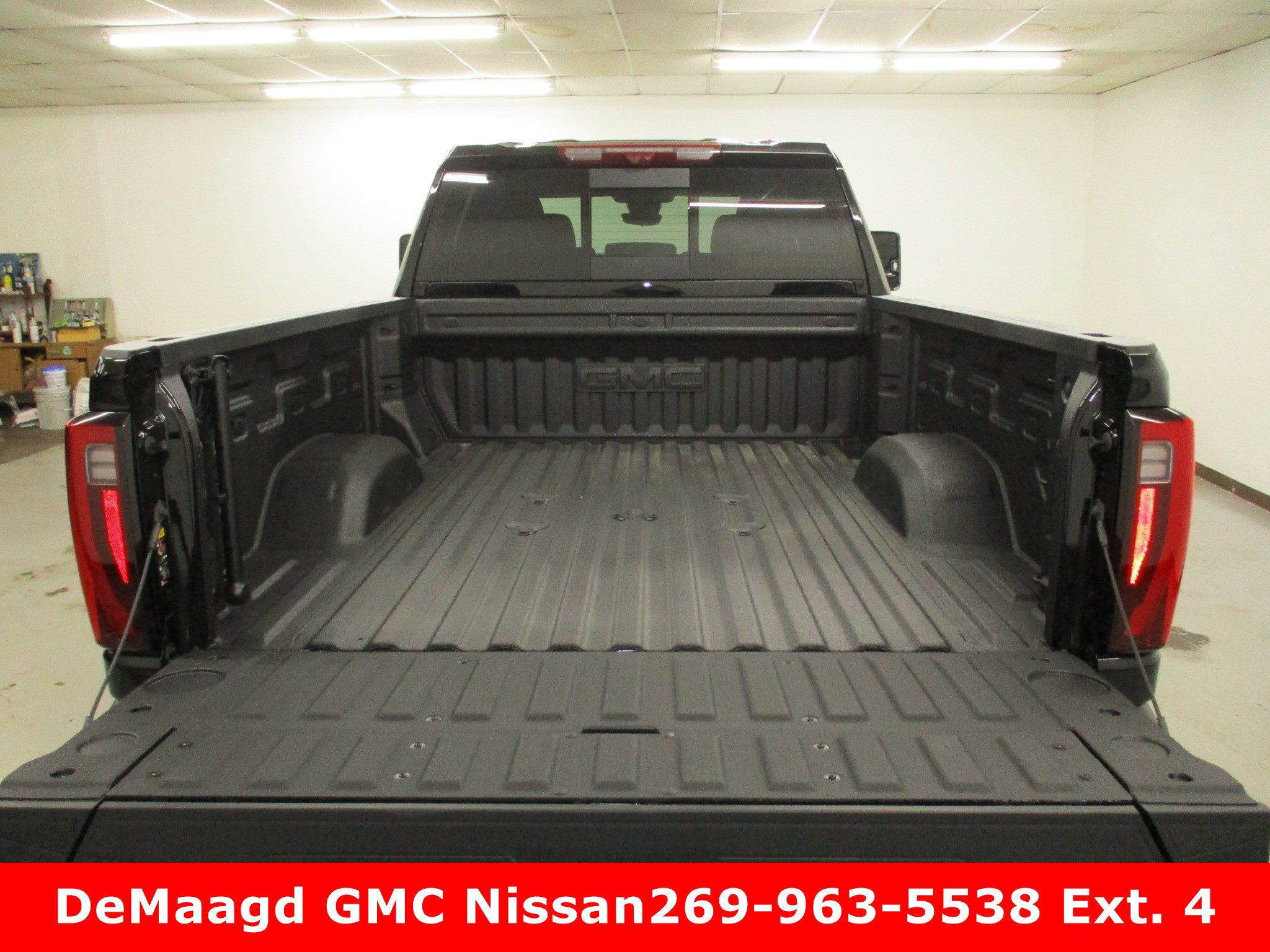 New 2025 GMC Sierra 2500 Denali w/ Technology Package image 5