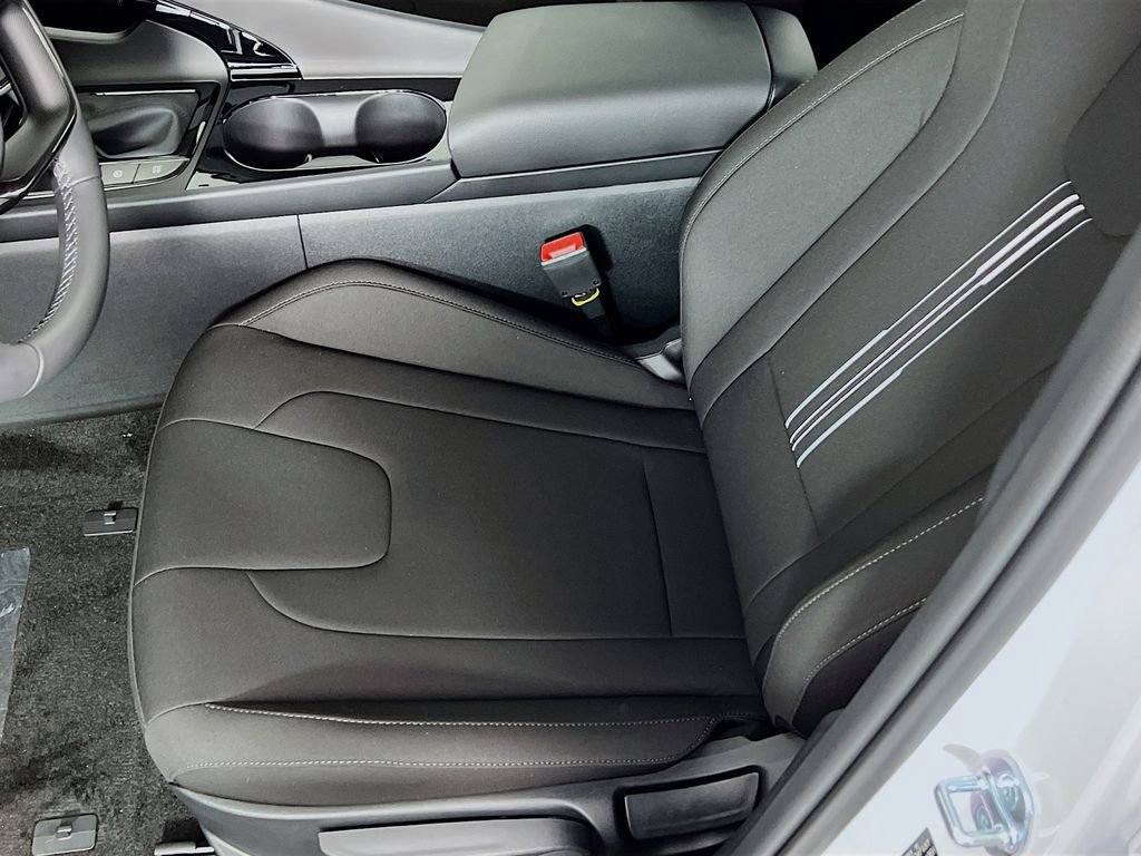 New 2025 Hyundai Elantra SEL w/ Cargo Package image 17