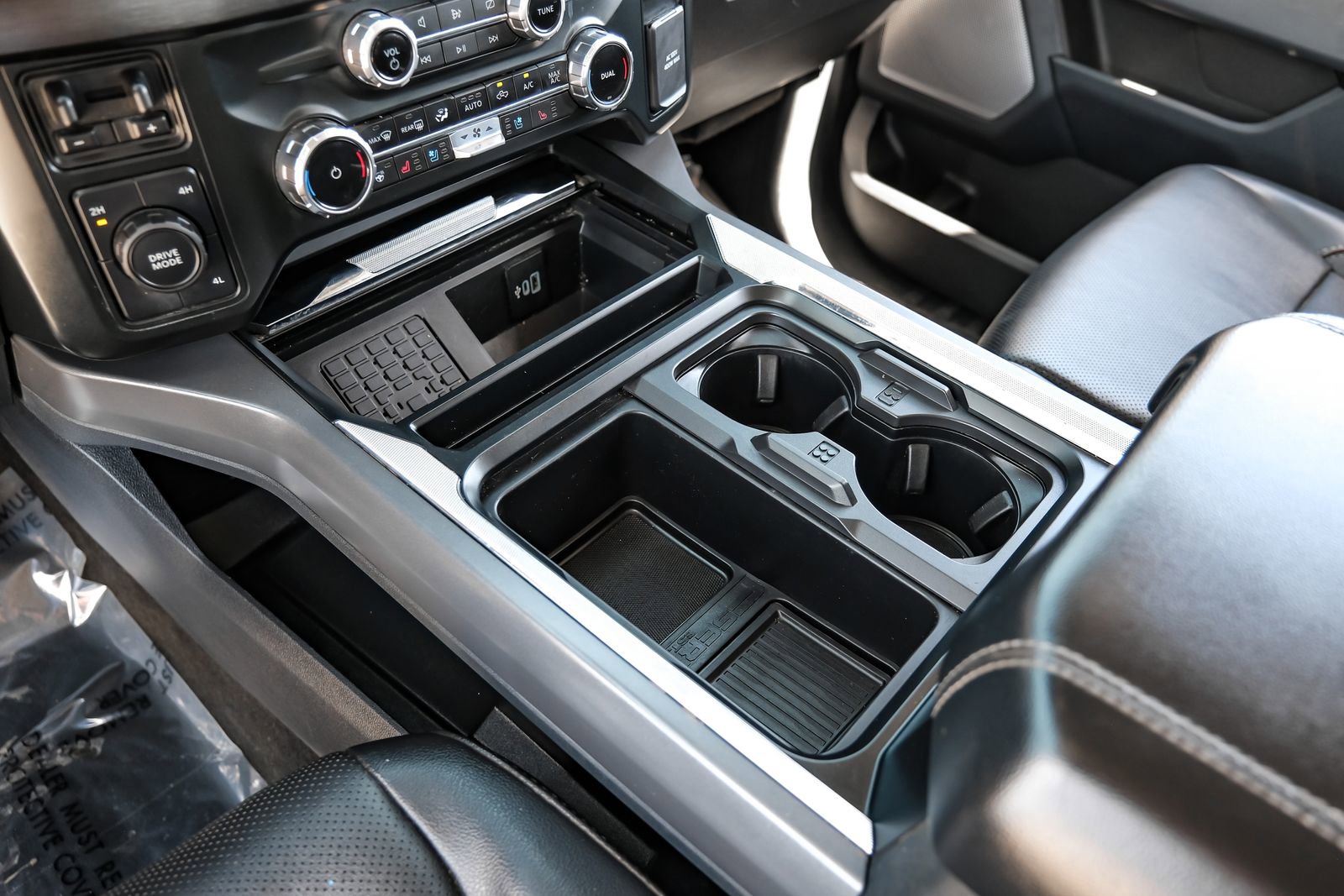 Used 2023 Ford F350 Lariat image 25