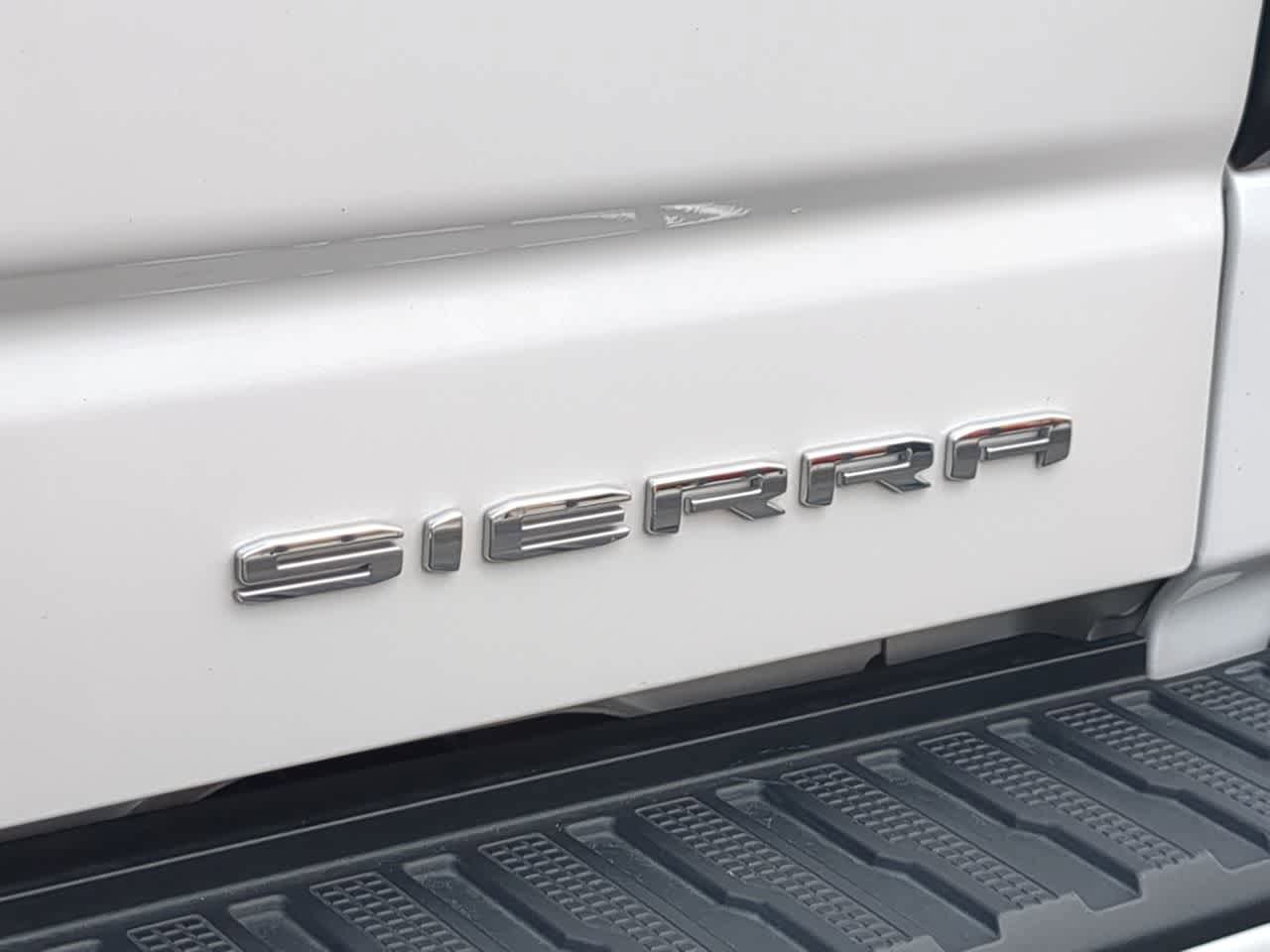 Used 2023 GMC Sierra 1500 Denali w/ Denali Reserve Package AWD/4WD image 13