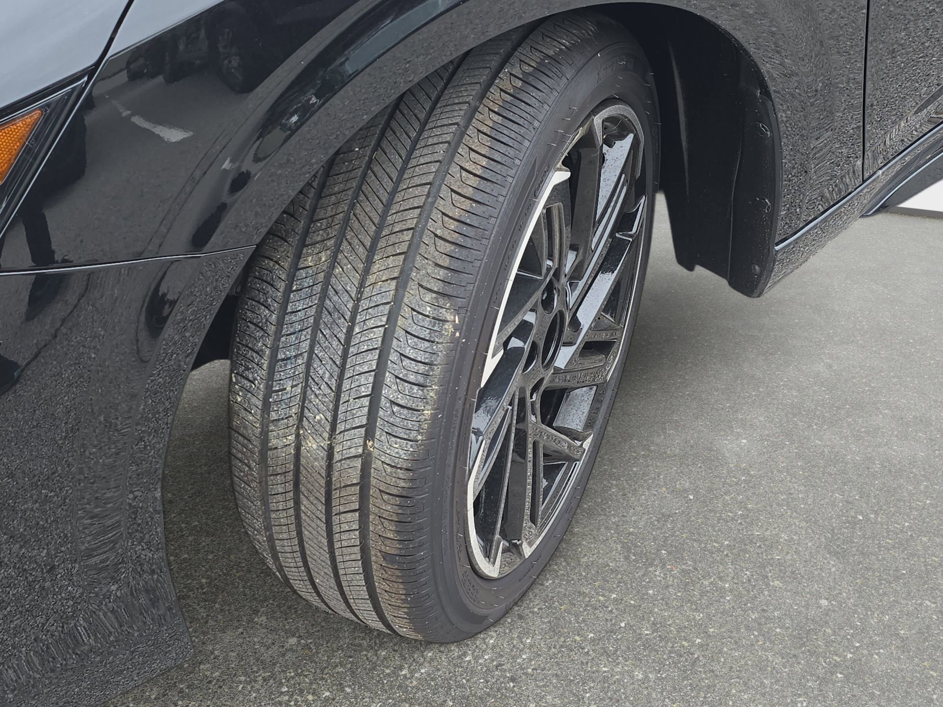 New 2026 Nissan Sentra SR w/ SR Premium Package FWD image 30