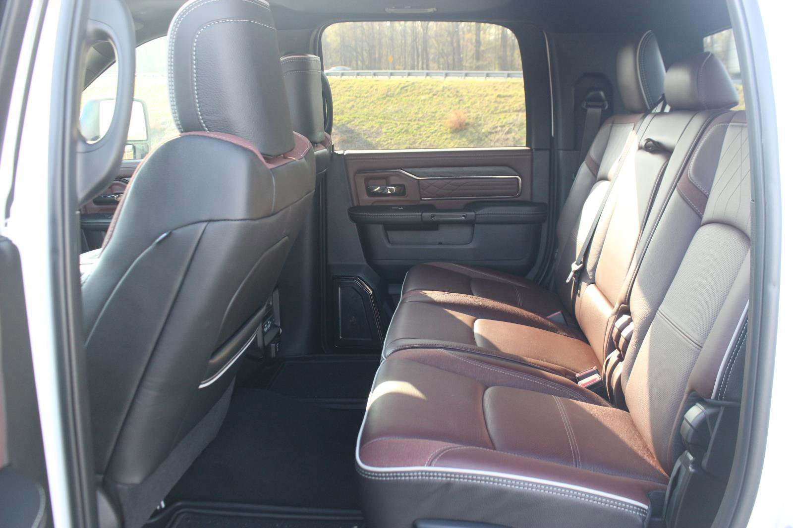 Used 2025 RAM 2500 Limited AWD/4WD image 36
