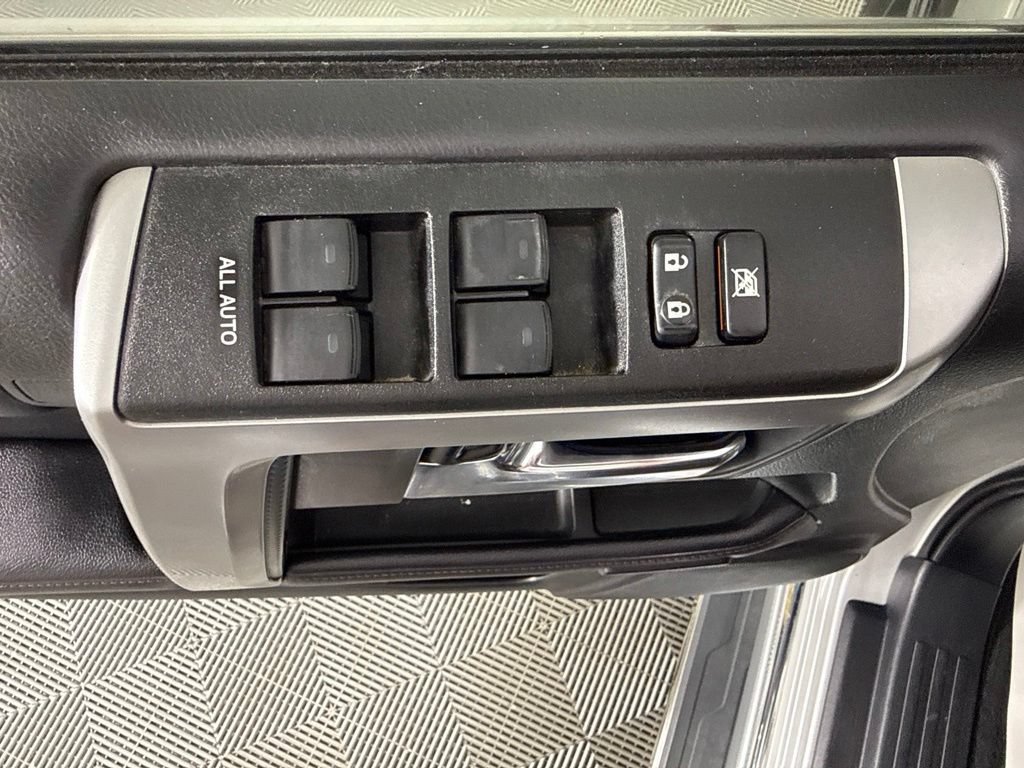 Used 2022 Toyota 4Runner Limited AWD/4WD image 12