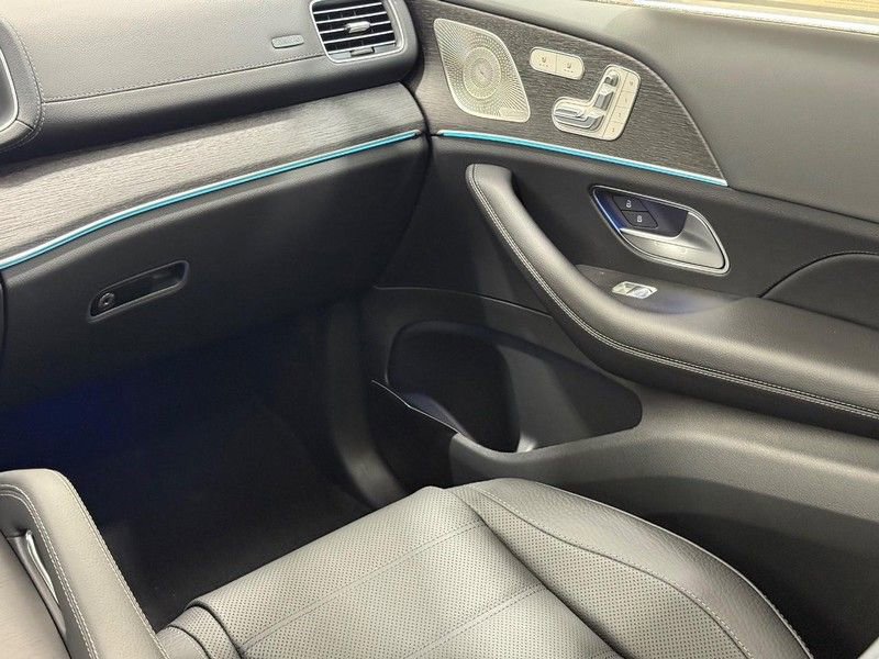 New 2026 Mercedes-Benz GLS 450 4MATIC image 9