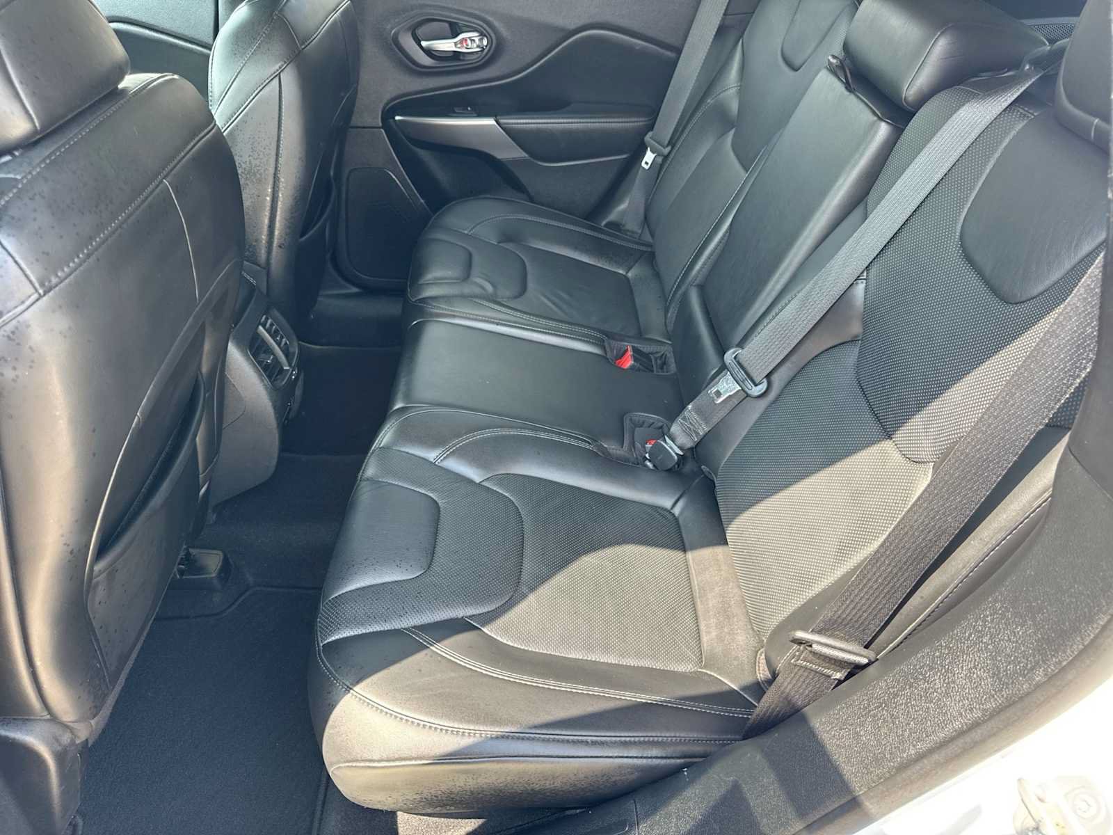 Used 2020 Jeep Cherokee Limited AWD/4WD image 18