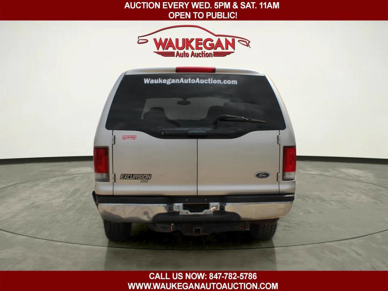 Used 2002 Ford Excursion XLT AWD/4WD image 6
