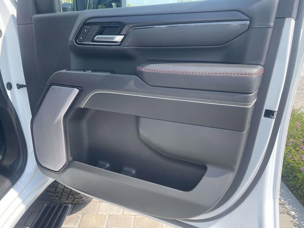 Used 2025 GMC Sierra 2500 AT4X image 23