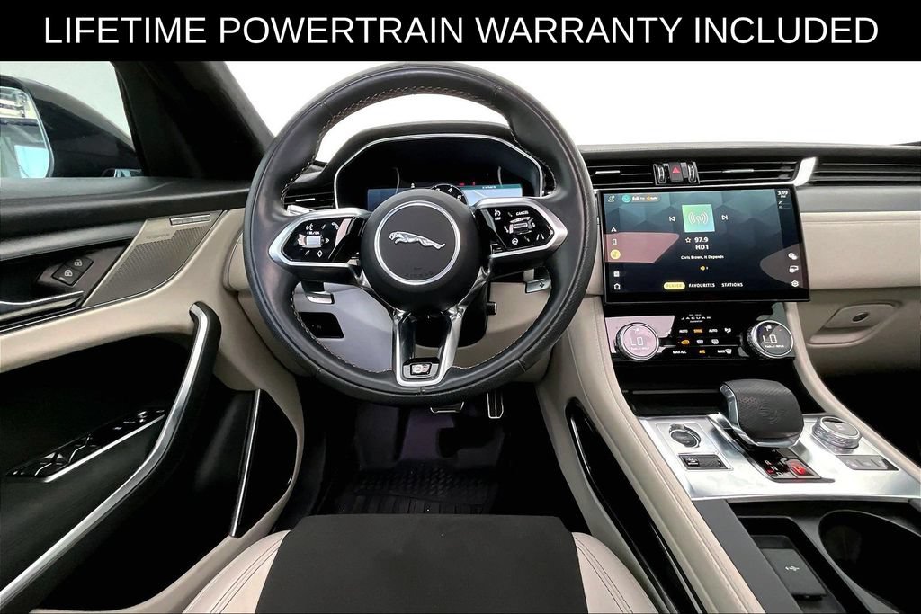 Used 2022 Jaguar F-PACE SVR AWD/4WD image 6