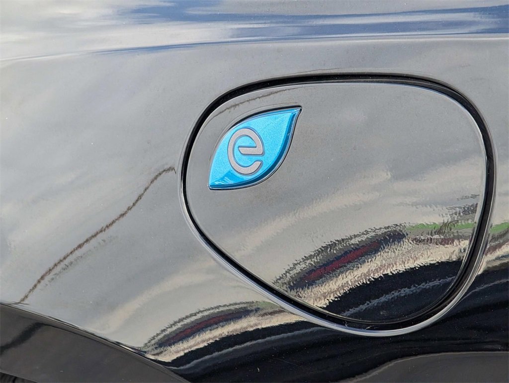 Used 2024 Chrysler Pacifica Select image 9