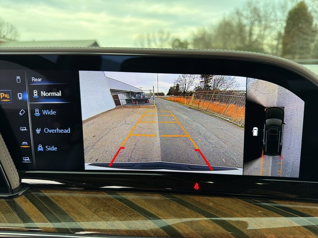 Used 2022 Cadillac Escalade Premium Luxury Platinum w/ Heavy-Duty Trailer Package image 40