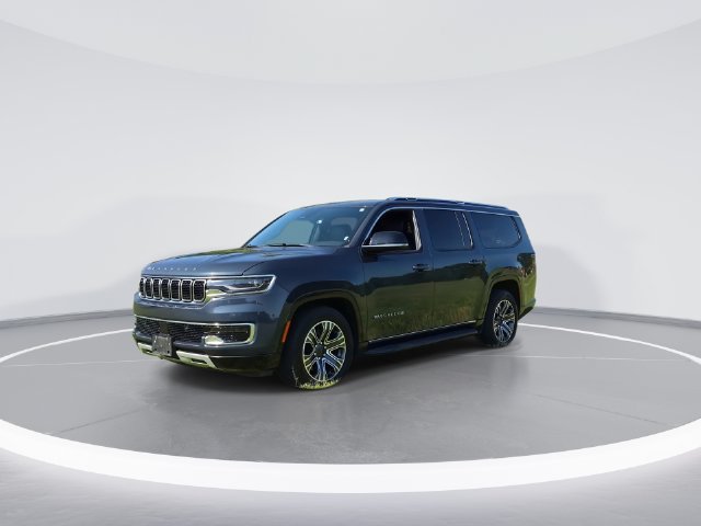 Used 2024 Jeep Wagoneer L Series II w/ Flexible Seating Group AWD/4WD image 3